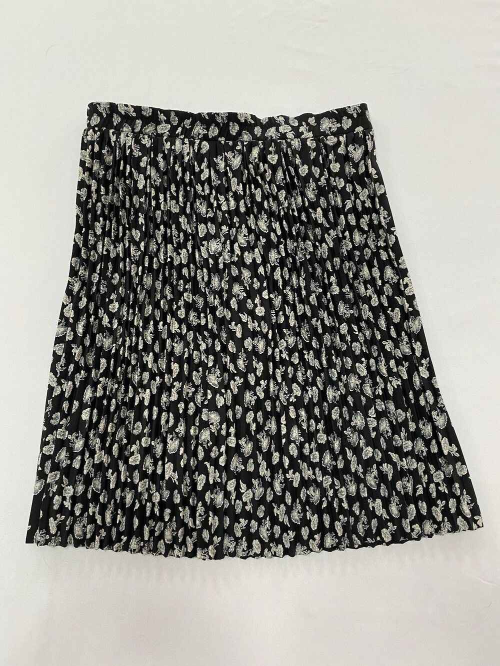 The Limited Black Floral Accordion Pleat Midi Skirt Size Small Cottagecore